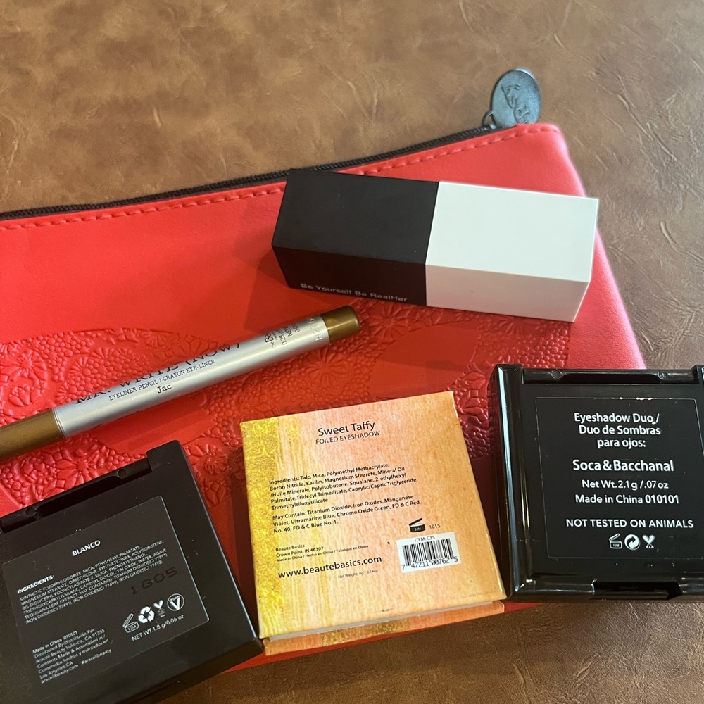 Makeup set - Picture 4 of 4